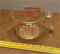 Pyrex 4 Cup Glass Measuring Cup