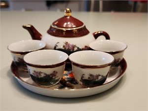 Chinese Teapot & 4 Teacups set, Peacock design. Di