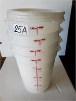 8qt. measure containers, 3 lids