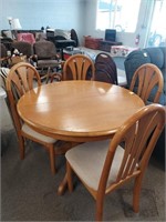 KITCHEN TABLE & 4 CHAIRS