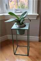 Metal plant stand 8.5 X 8.5 X 18"H