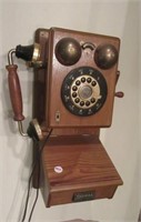 Thomas Collectors Edition Replica Phone. Measures
