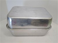 Aluminum Roaster, measures 12x17x10, with screen
