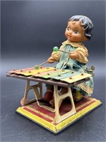 VINTAGE WIND-UP GIRL PLAYING XYLOPHONE TIN LITHO