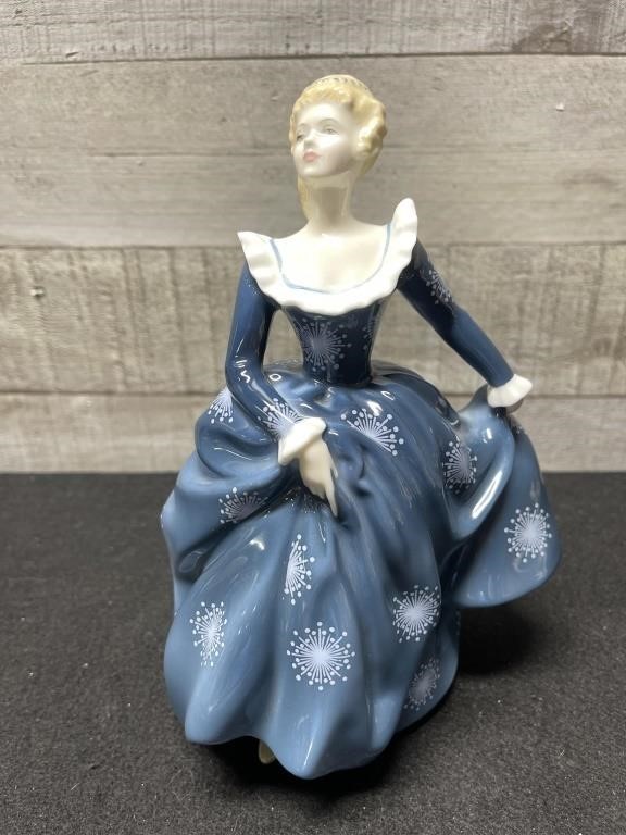 Royal Doulton Fragrance HN 2334 Figurine 8.25" Hig