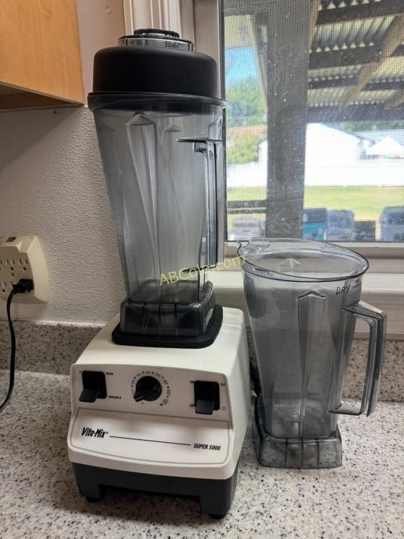 Vita-Mix Super 5000 vintage blender with 2