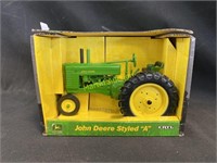 John Deere styled A tractor, 1/16 scale, die cast