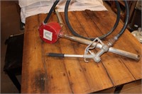 Piston hand pump