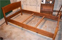 MAPLE TWIN BED FOR PAINT OR REFINISH