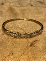 10K GOLD 3 TCW SI,H DIAMONDS BANGLE BRACELET 12.1g