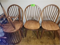 4 X'S BID OAK SPINDLE BACK CHAIRS - HOOP BACK