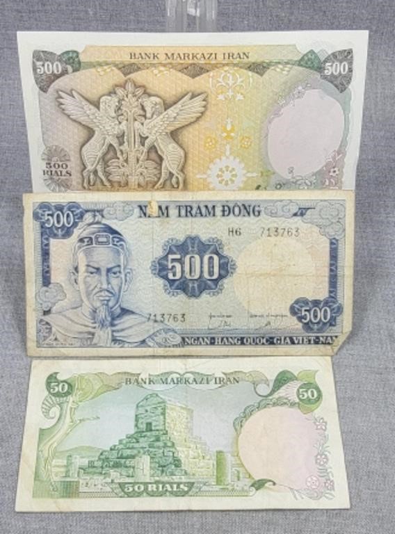 Iran and Vietnam notes. Foriegn Currency