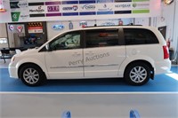 USED 2011 Chrysler TOWN & COUNTRY 2A4RR8DGXBR73408
