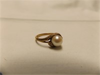 Ladies cultured pearl ring
