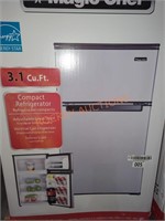 Magic Chef 3.1 cu ft Compact Fridge w Freezer