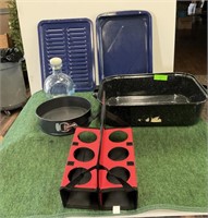 Miscellaneous pans with drink holder