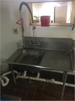 SINK WITH SPRAYER 4FT