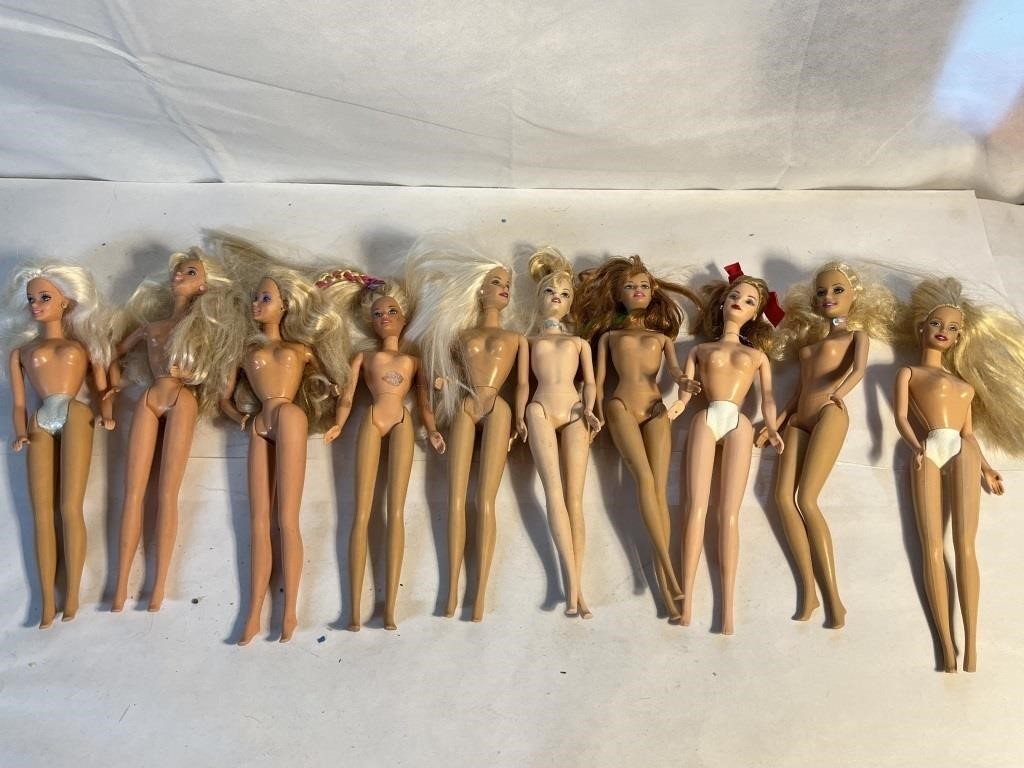 10 BARBIE & FRIENDS DOLLS