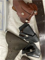 Pistol Grips/Leather Holsters/Powder Horns/Belts/