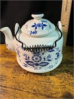 VINTAGE BLUE ONION CERAMIC TEA POT