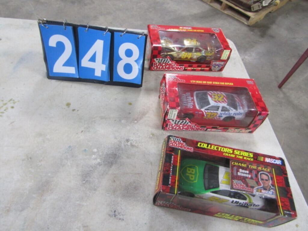 RACING CHAMPIONS 1:24 SCALE DIECAST STOCK CARS