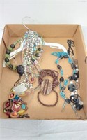 LARGE LOT OF ASSORTED NECKLACES