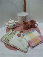 NEW Placemats / Tea Towel / Pot Holders