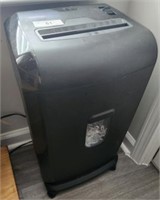 STAPLES HD SHREDDER