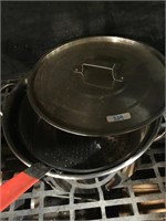 large kettle/strainer