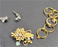 Vintage Jewelry Brooch and Rings Lot