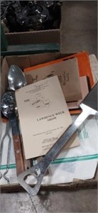 Lot with paper advertising and kitchenware