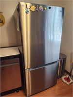 Midea Refrigerator w/ Drawer Freezer