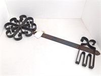 Wrought iron key decor