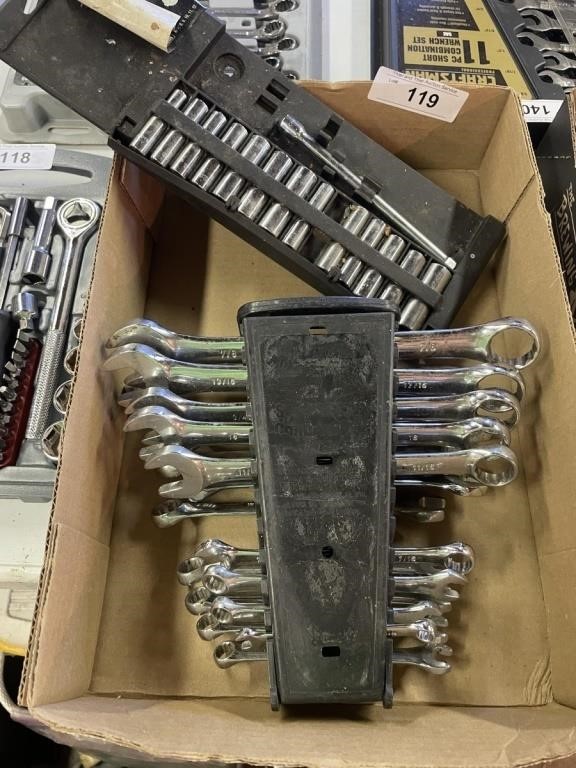 WRENCHES AND SOCKET SET