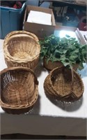 Assorted woven Baskets with Spring Wreath frame