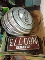 LIC. PLATES AND 3 WHITE TRUCK  HUBCUPS