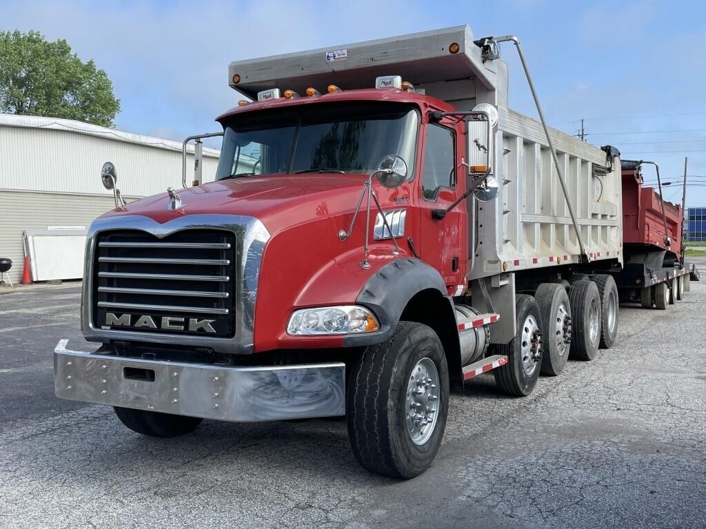 (RP) 2007 Mack Dump Truck 700 CT700 - Drives and