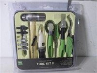 NEW TOOL KIT FOR SCRAPBOOKING AND PAPERCRAFT