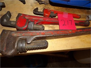 3 Pipe wrenches