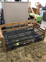 Like new trundle bed.