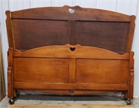 Wooden bed frame, foot/head boards, heart