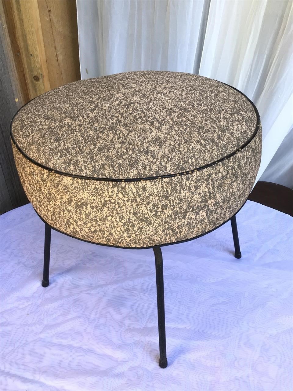 Vintage Furniture Finds, Mid-Century and Retro Treasures