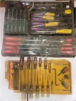 Lot of screw drivers some craftsman