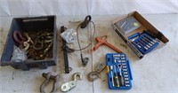 Lot of clevis, pins driver / sockets, chain binder