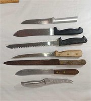 C7)  Knife lot. Assorted styles.
