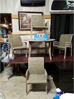Very nice Weathered Patio Table 4 chairs