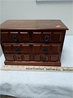 Wood jewelry box