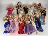 ASSORTED LOT MOSTLY HOLIDAY BARBIES