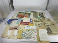 Plusieurs anciens documents, pamphlets, journaux