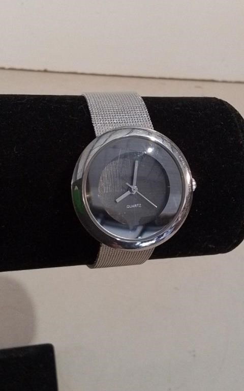 Metal Quartz Watch Working